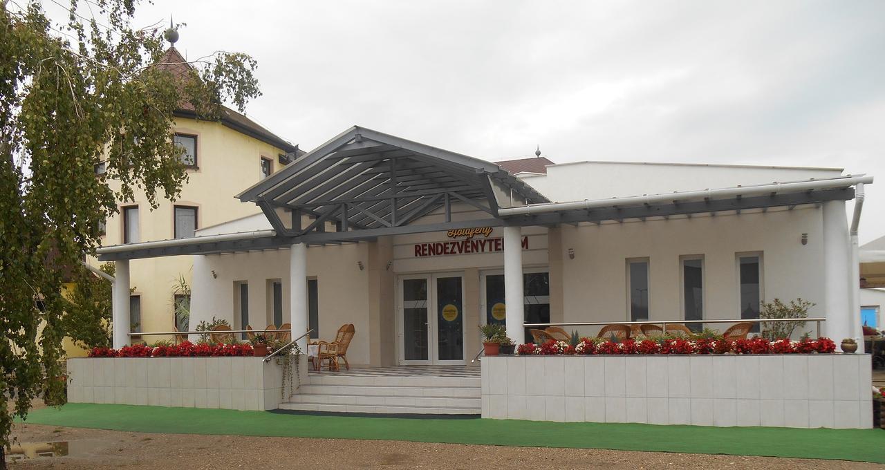 Holdfény Hotel Forro Exterior foto