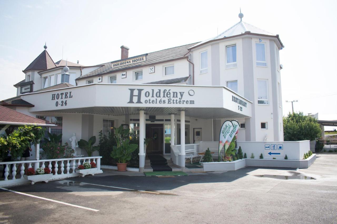 Holdfény Hotel Forro Exterior foto